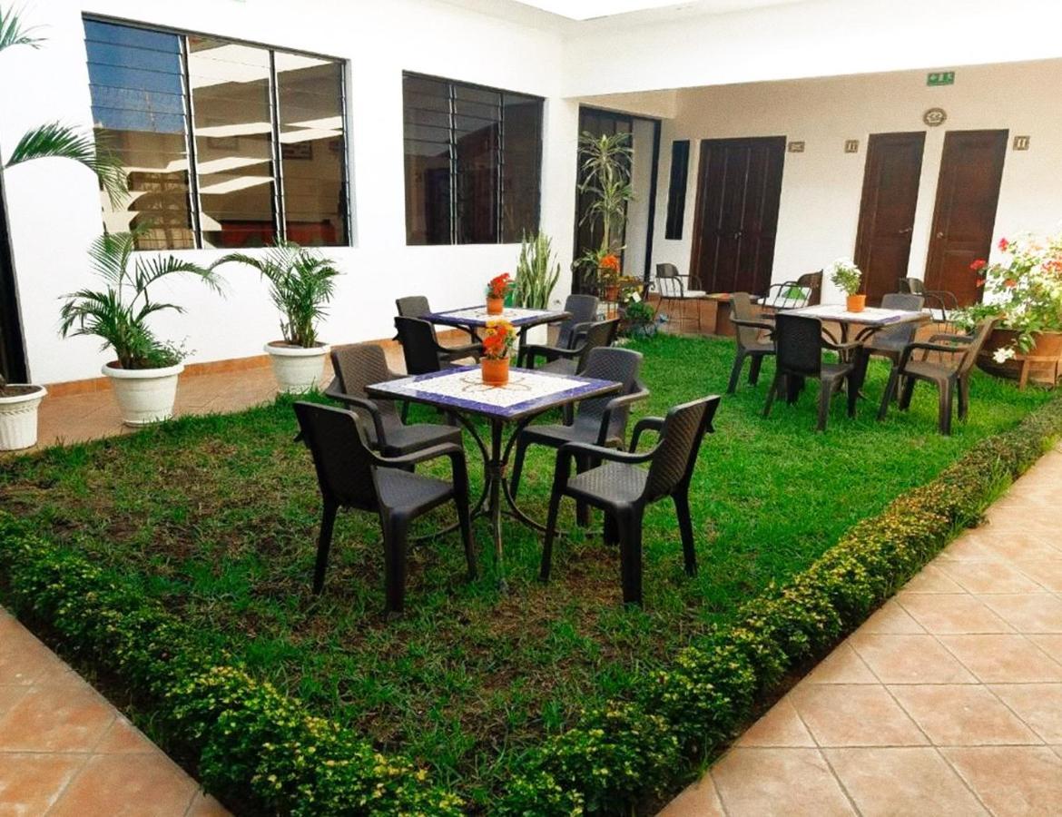 Hostal Las Puertas 산타 아나 외부 사진