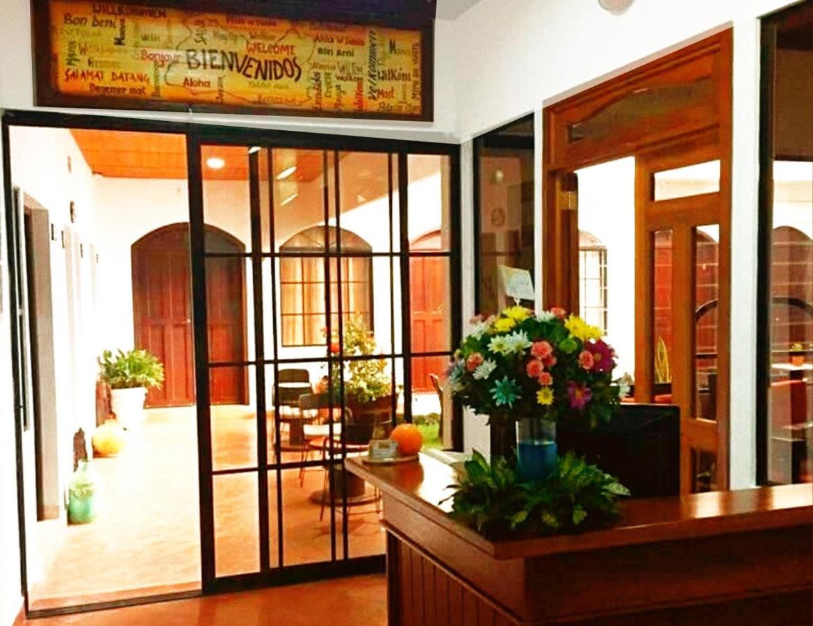 Hostal Las Puertas 산타 아나 외부 사진