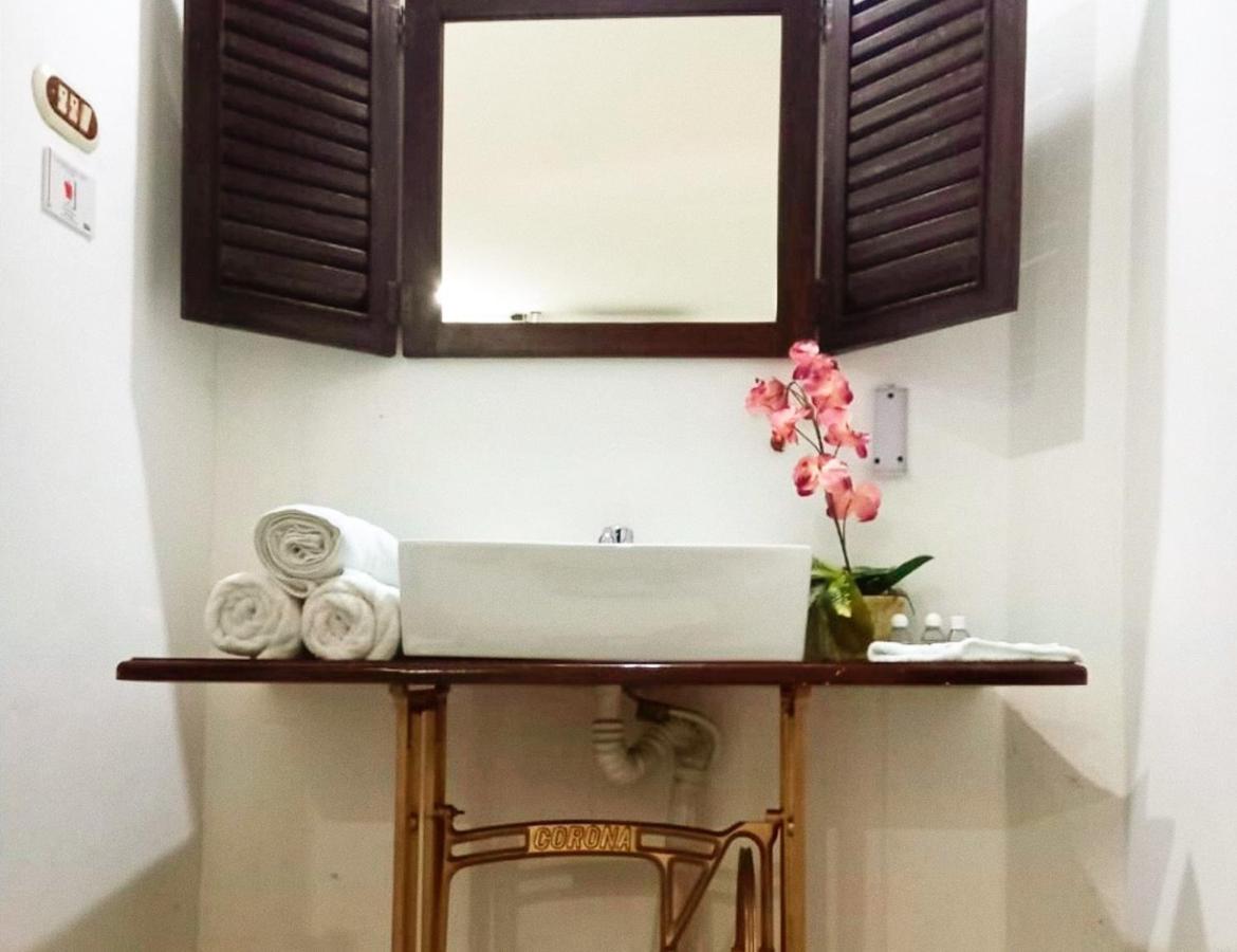 Hostal Las Puertas 산타 아나 외부 사진