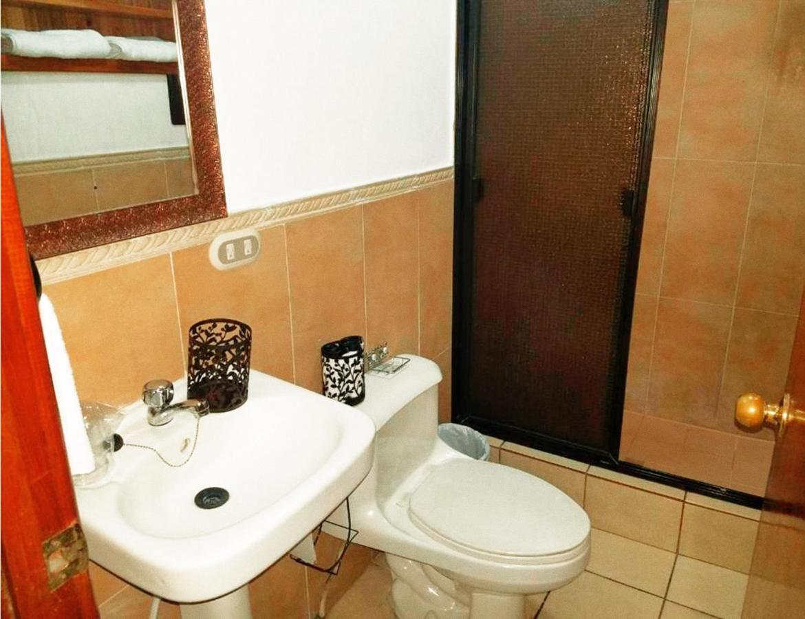Hostal Las Puertas 산타 아나 외부 사진