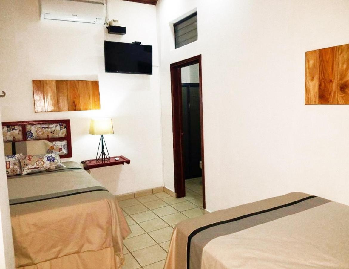 Hostal Las Puertas 산타 아나 외부 사진