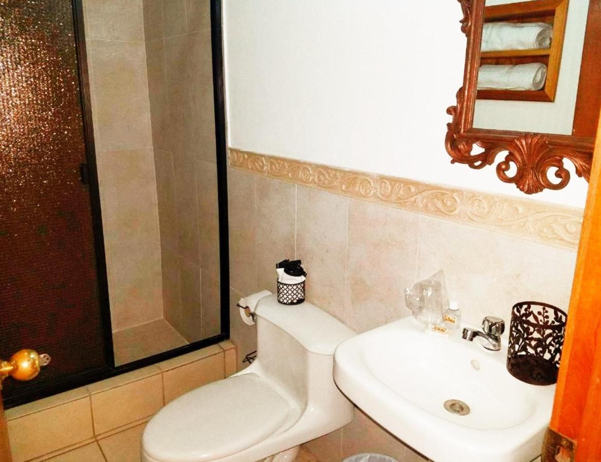 Hostal Las Puertas 산타 아나 외부 사진