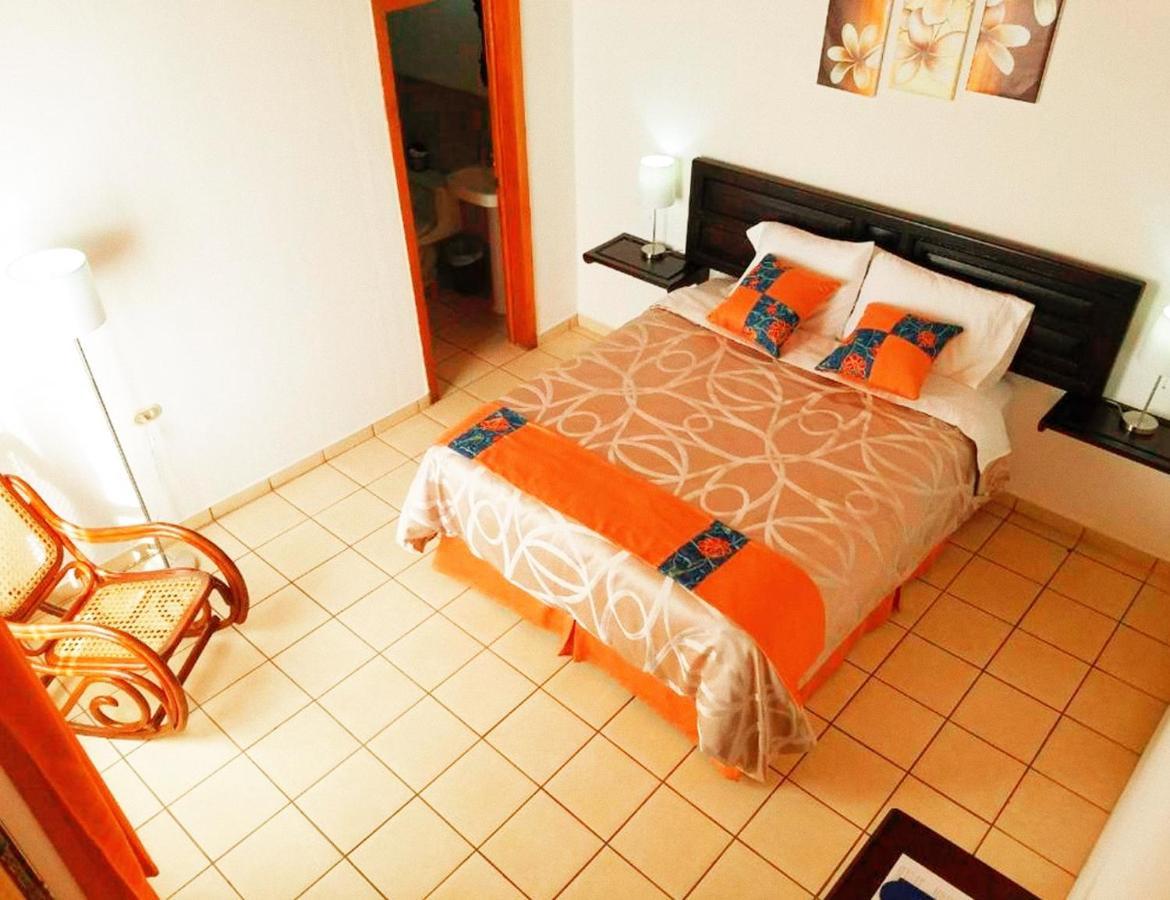 Hostal Las Puertas 산타 아나 외부 사진