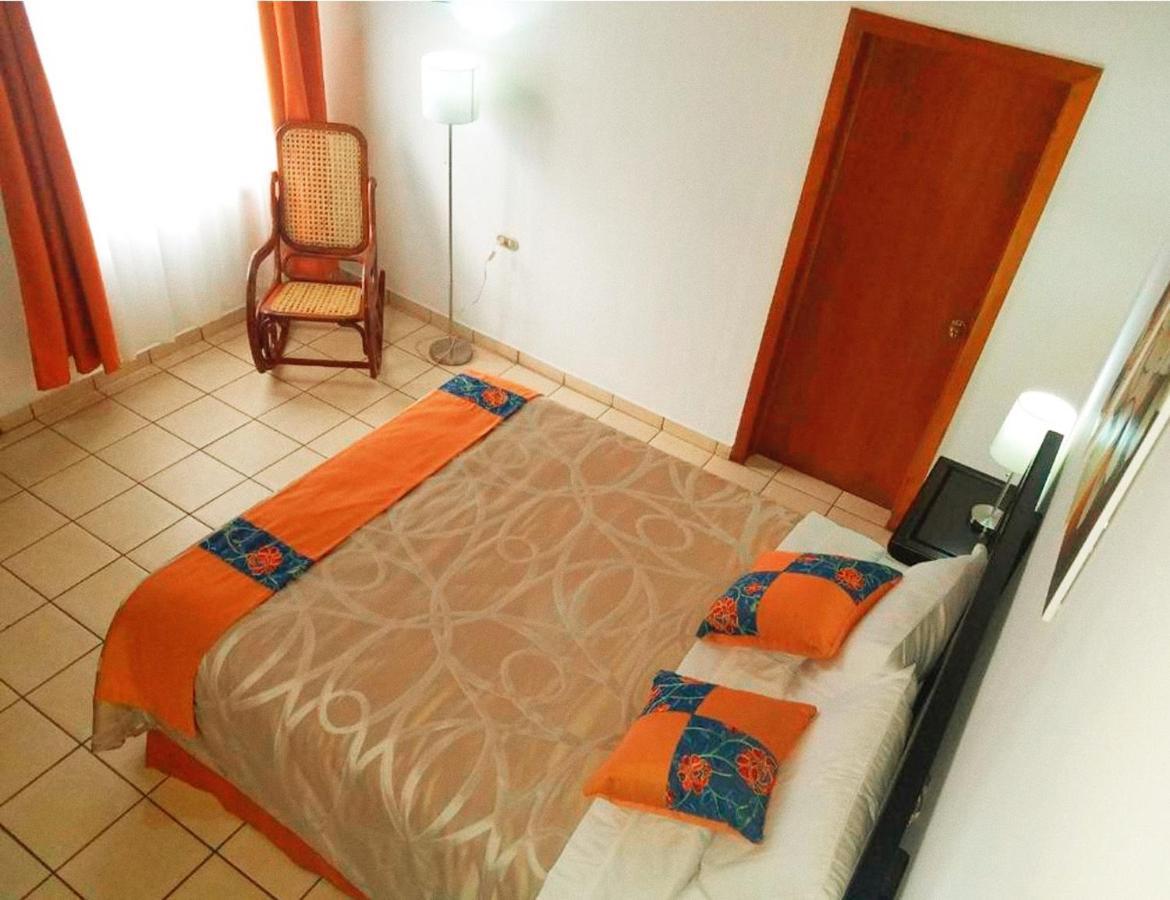 Hostal Las Puertas 산타 아나 외부 사진
