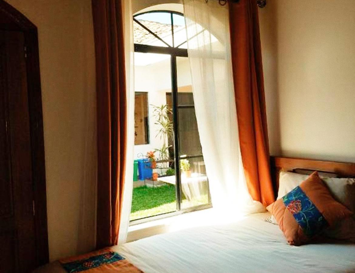 Hostal Las Puertas 산타 아나 외부 사진