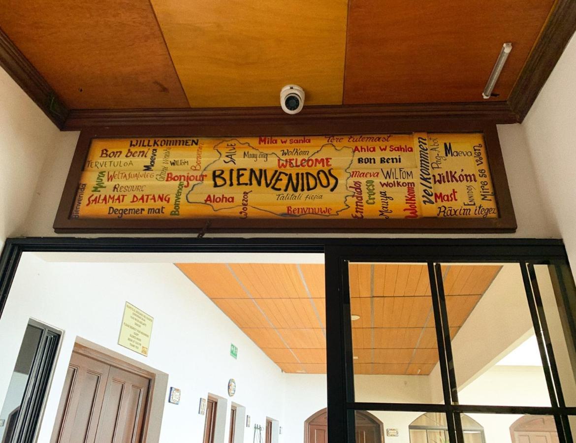 Hostal Las Puertas 산타 아나 외부 사진
